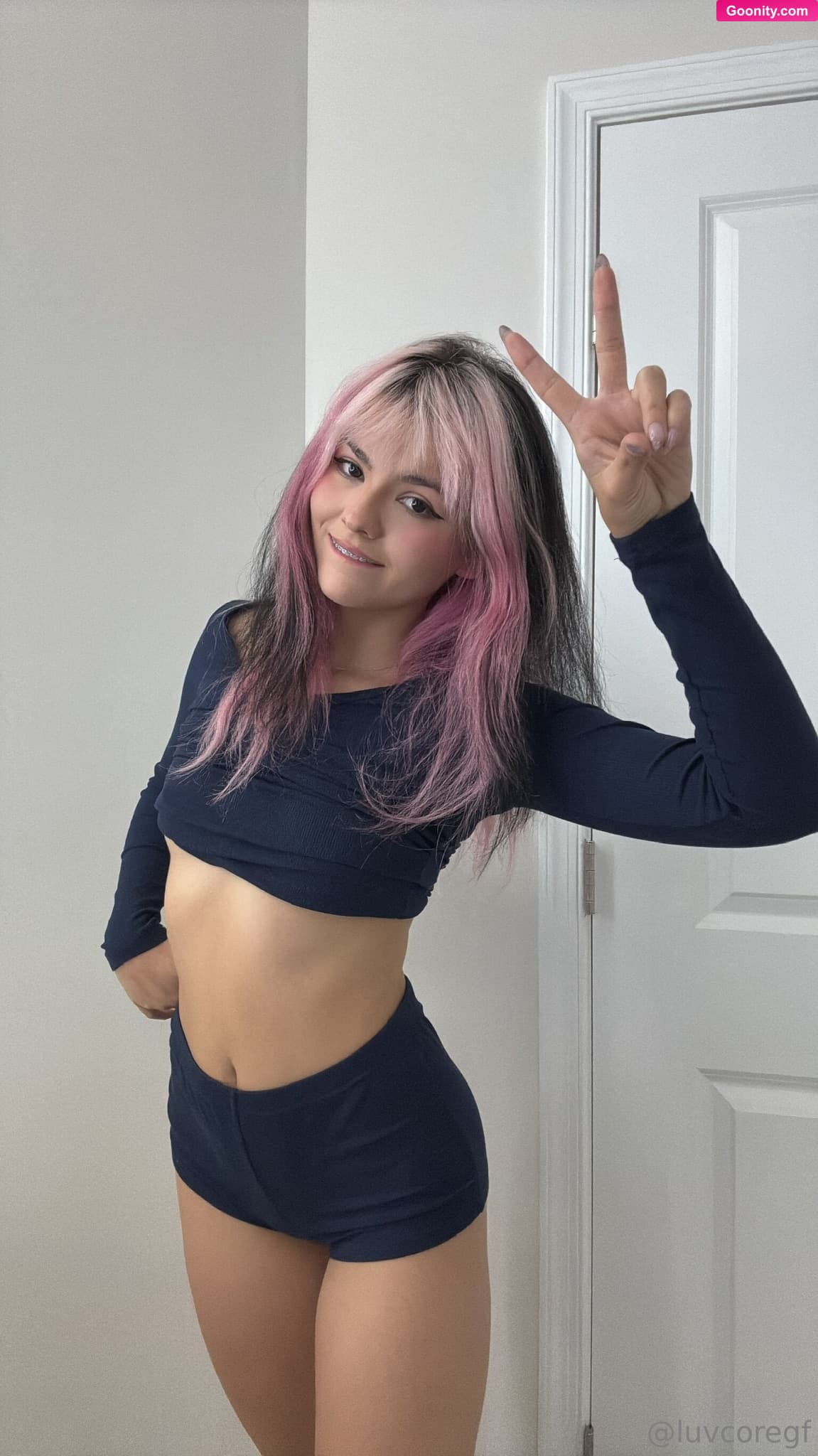 lex 🩷 on OnlyFans - Peace Out ✌️