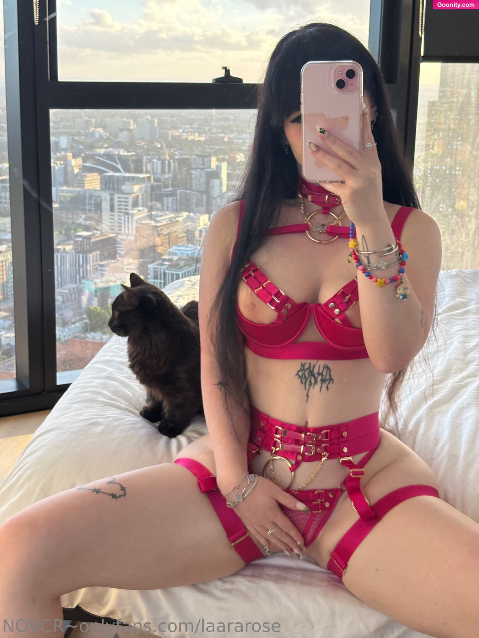 Lara Rose on OnlyFans - Surprise π