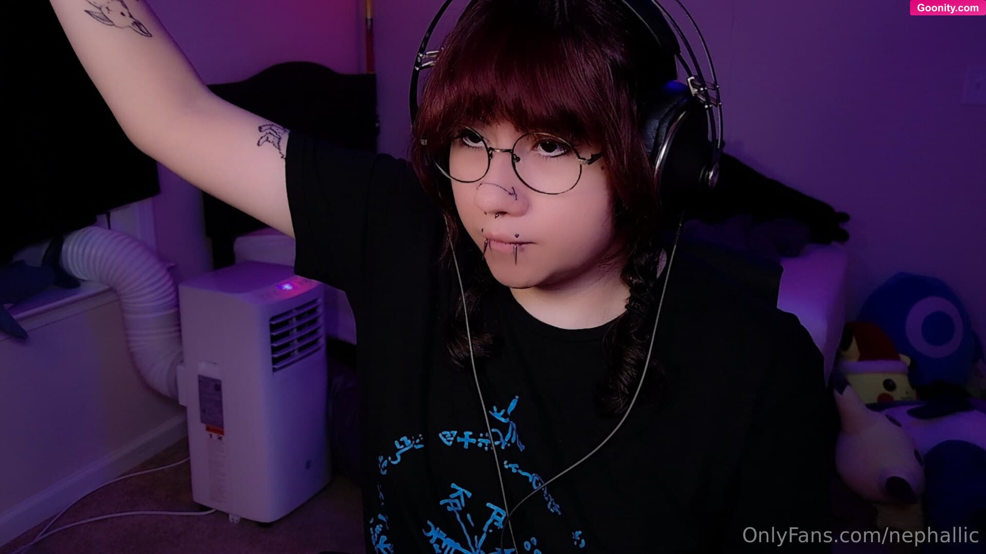 Nephallic ⚧ on OnlyFans - And some new selfies <3