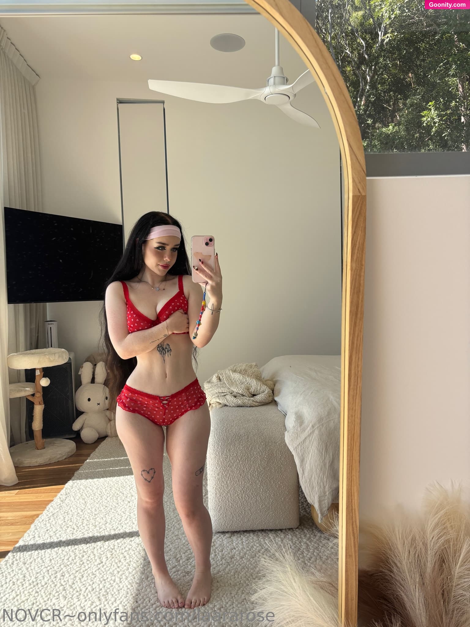 Lara Rose on OnlyFans - Do you prefer short girls? I hope so bc I’m only 5ft 🥹