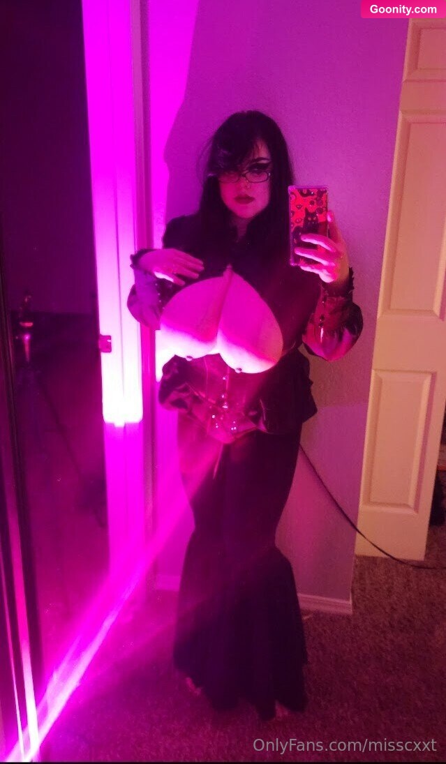Miss Hazel on OnlyFans - hahah i use to be able to button this up all the way😭