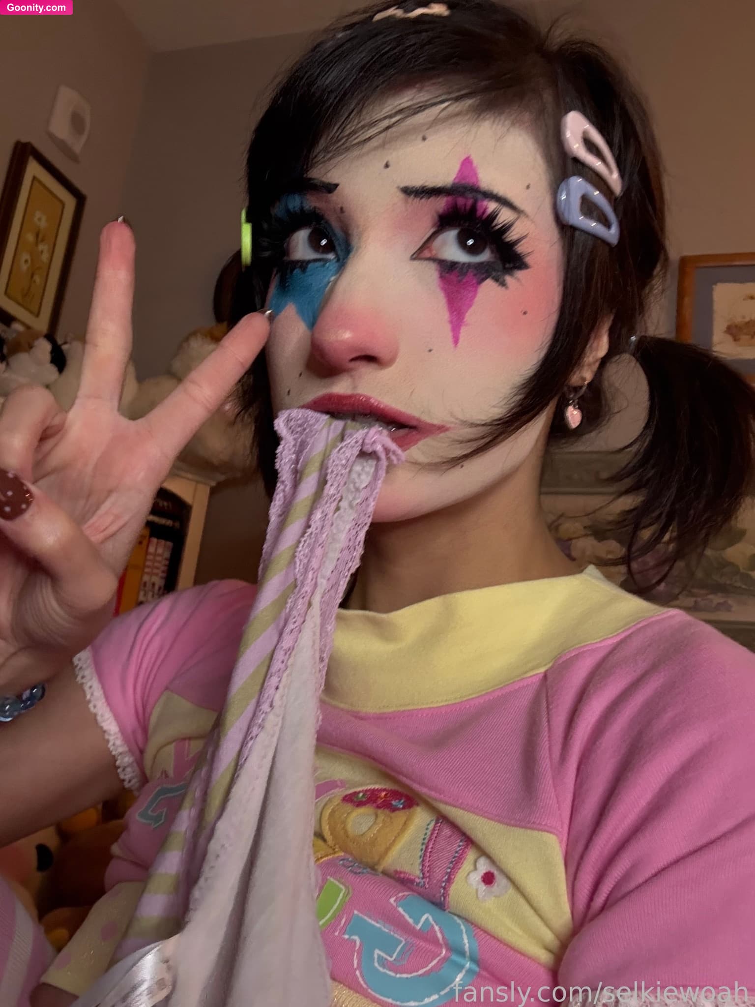 selkiewoah on OnlyFans - Honk Honk gooner!!!! :3 🤡🎉🎈 This is probably the silliest and sluttiest I’ve looked in a photoset hehe. Maybe cause it was 4am and I was gifted an edible >_<