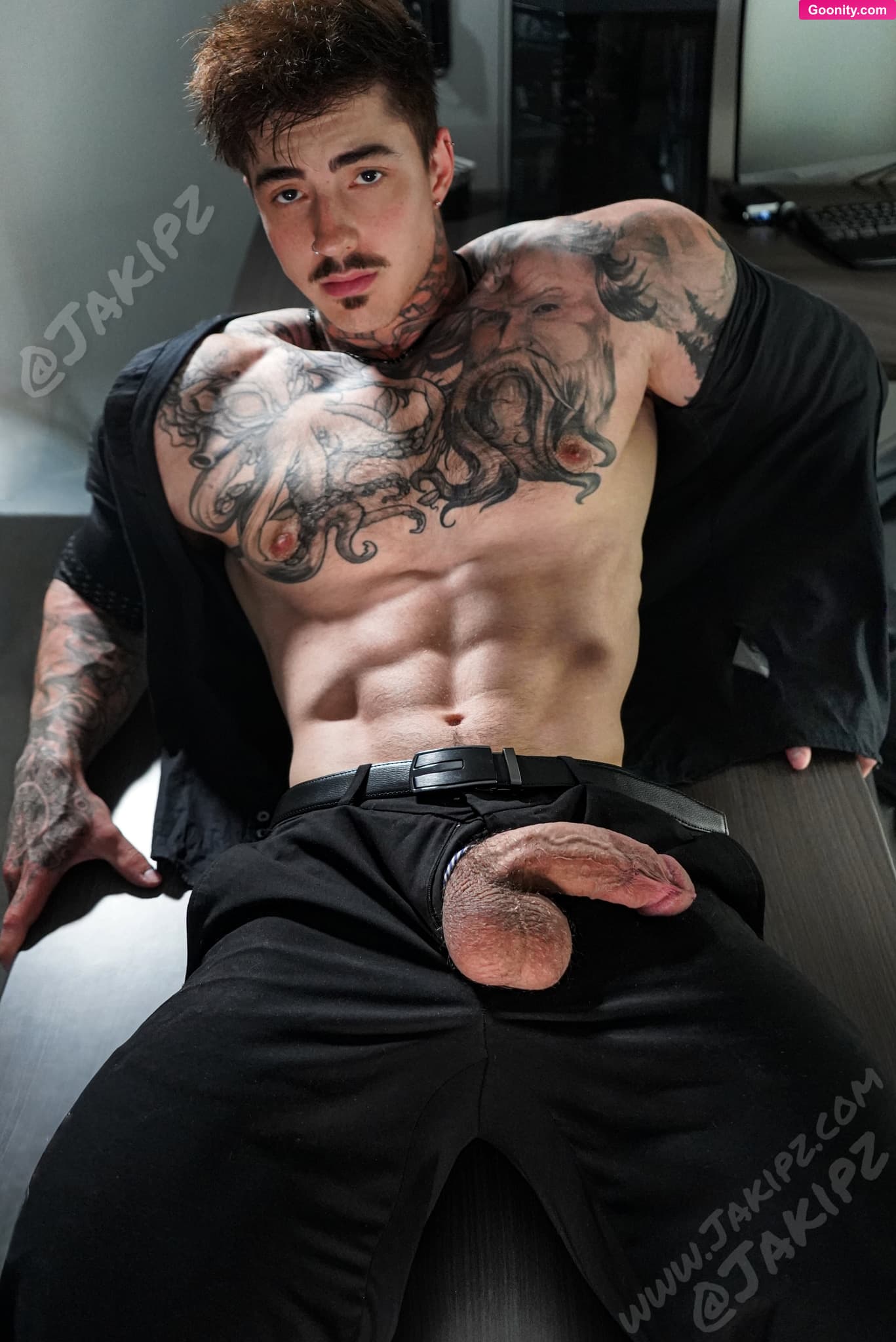 Jakipz on OnlyFans - Why did you take my cock out 😳..?