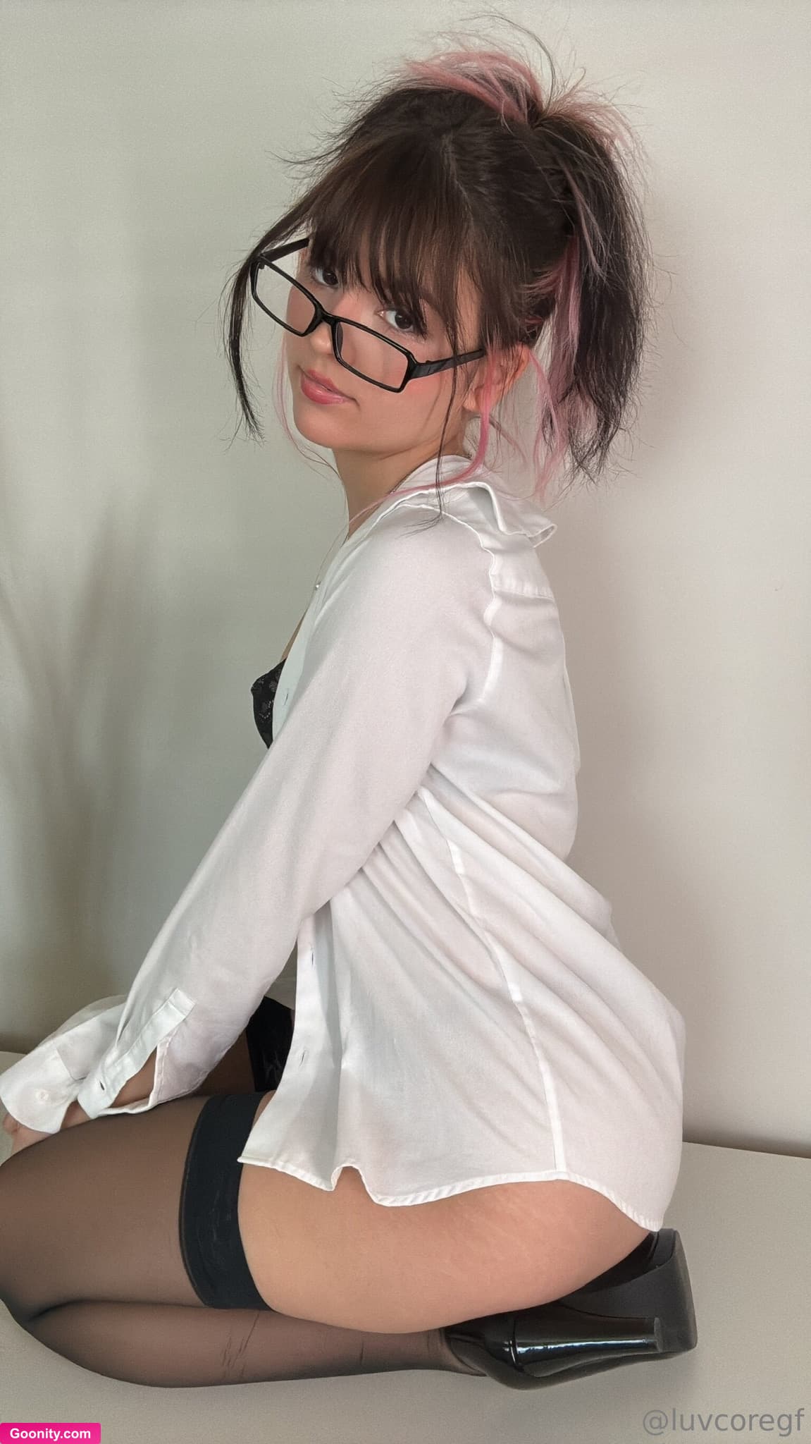 lex 🩷 on OnlyFans - looking for a new teacher's pet 🍎🍎