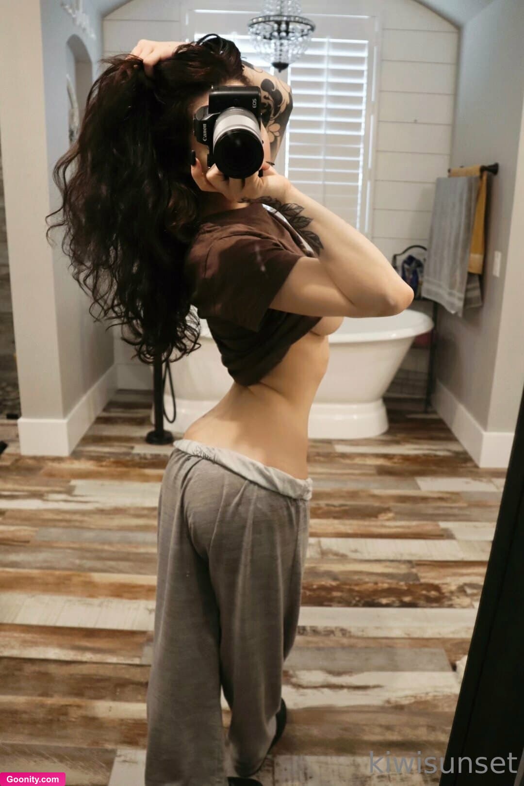 Kiwi Sunset on OnlyFans - get a load of this fluff