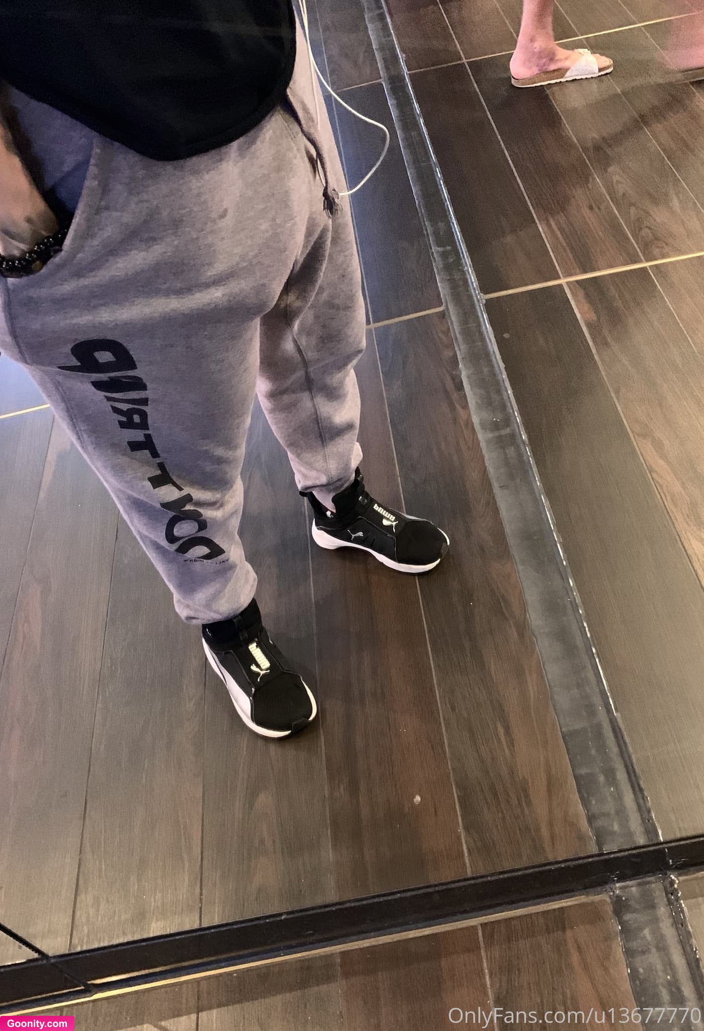 πππ£π πππππ«ππ£ πΊ on OnlyFans - i think I shouldnβt keep lookin at guys butts while im outside π
