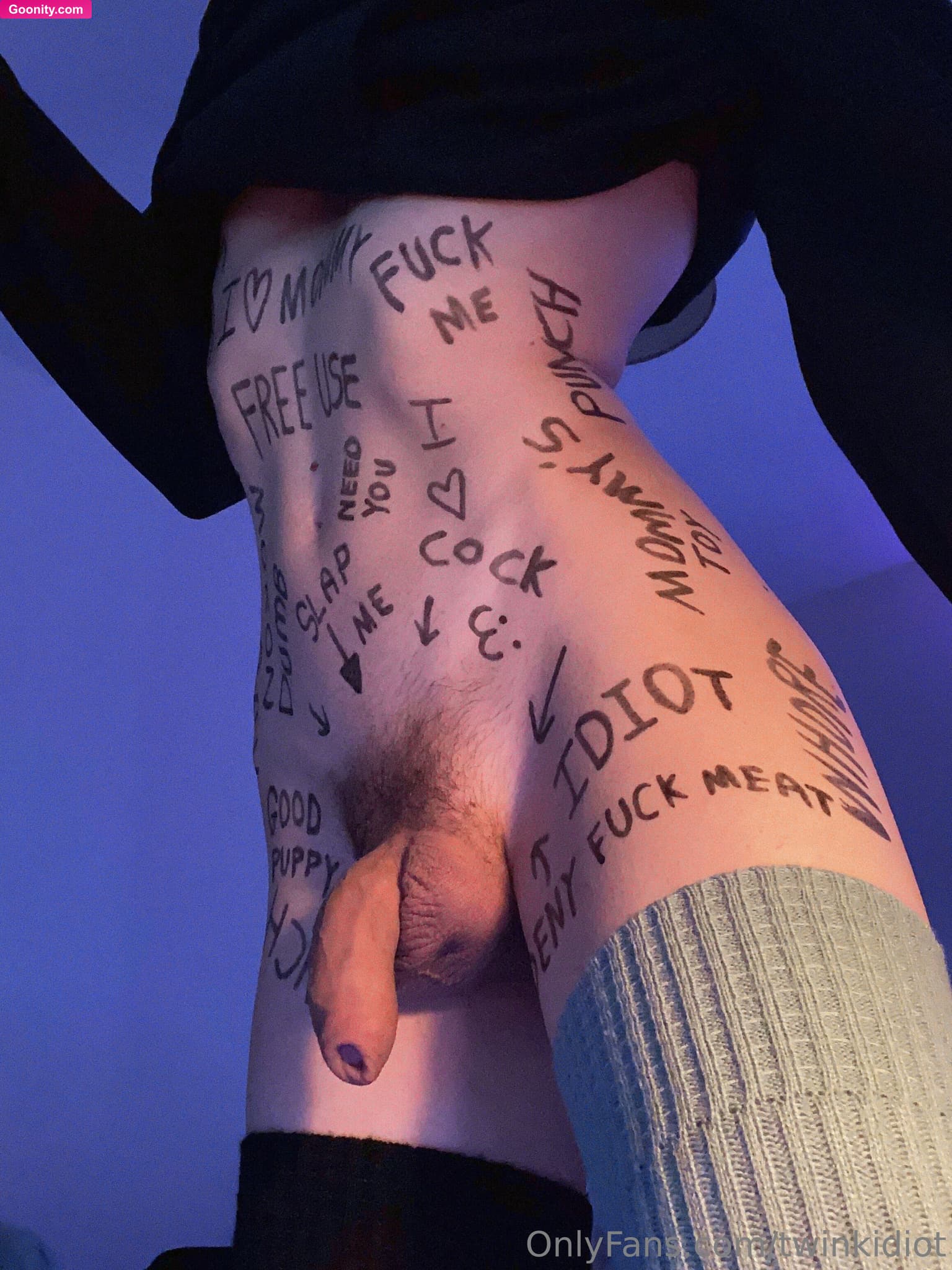 idiot on OnlyFans - the 2nd cumshot from the other video I forgot to add.. i was horny that day!!!! don't look at me like that.. >-< plus a bunch of pictures :3