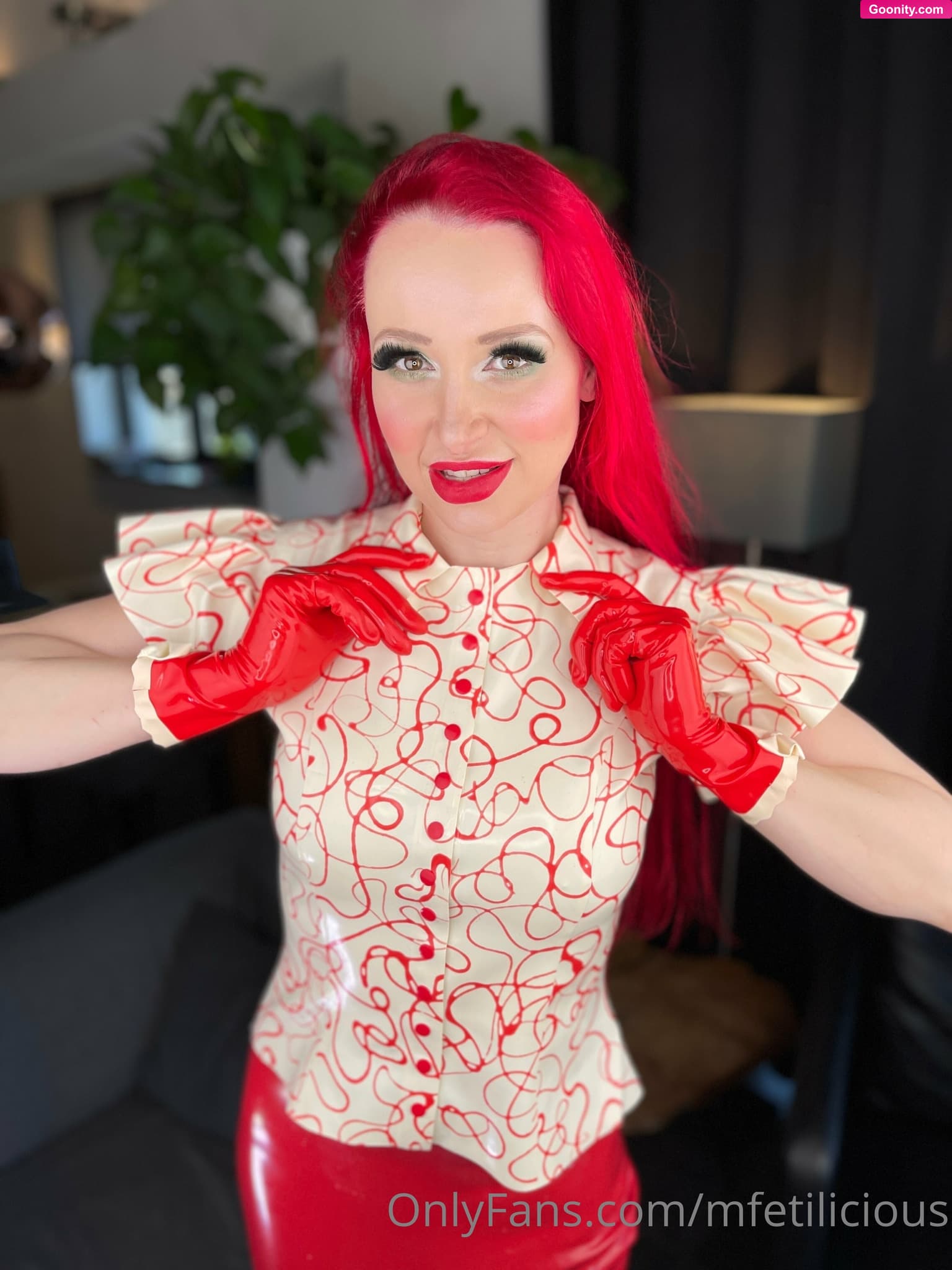 Miss Fetilicious on OnlyFans - Saturday morning outfit a the Sauerland weekend. A stylish red and white latex combination. I used the living room for some pictures while the others were using the sauna and hot tub for their photo shoots. The outfit is made by me.