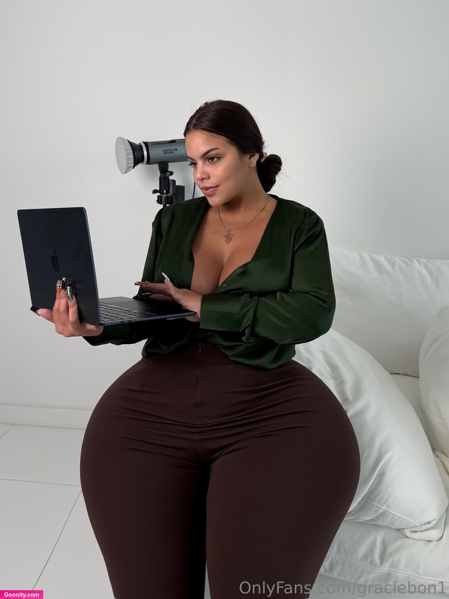 GRACIEBON on OnlyFans - i promise i’ll get back to work… after u ruin me on this cou..