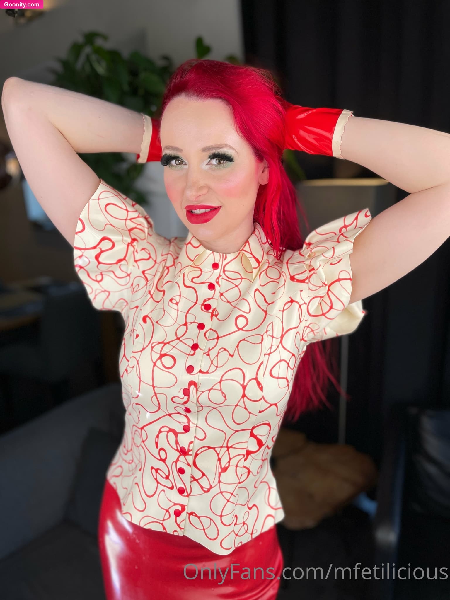 Miss Fetilicious on OnlyFans - Saturday morning outfit a the Sauerland weekend. A stylish red and white latex combination. I used the living room for some pictures while the others were using the sauna and hot tub for their photo shoots. The outfit is made by me.