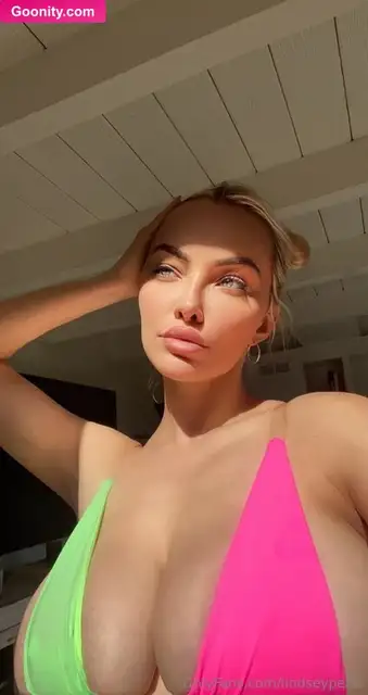 Lindsey Pelas photo 61
