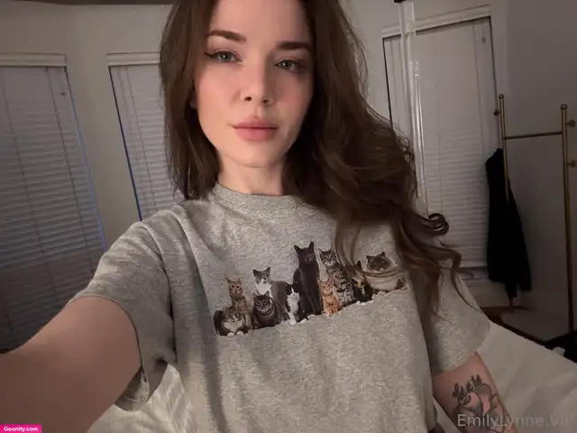 Emily Lynne 🍑 photo 97