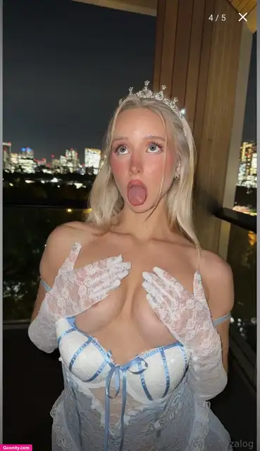 😇 Caroline Zalog 😇 photo 113