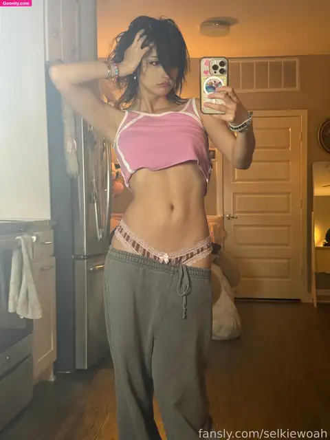 selkiewoah photo 3