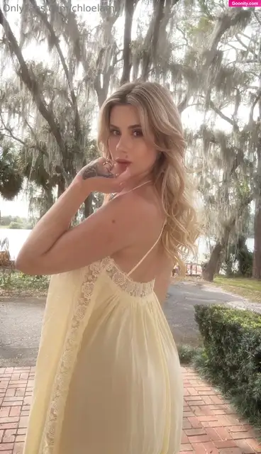 Chloe Lamb photo 40