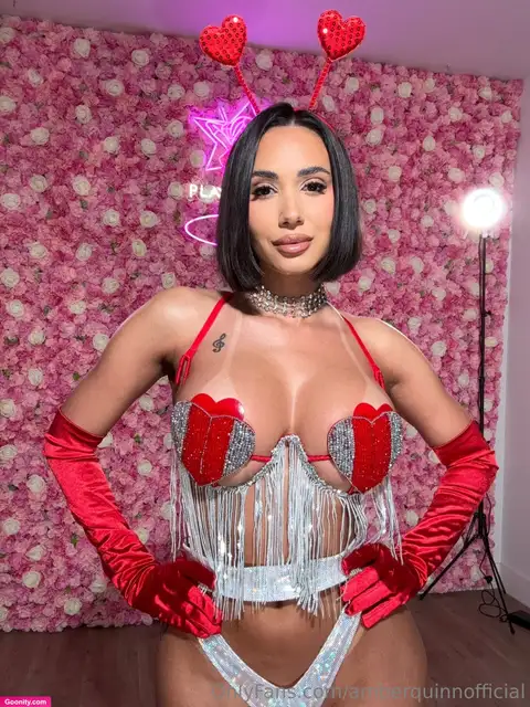 Amber Quinn photo 150