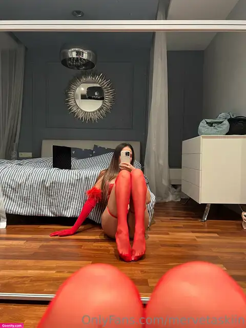 Merve Taşkın Long Legs In Red Stockings