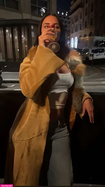 Yesjulz photo 76