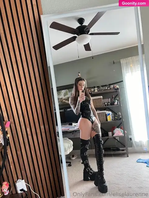 Elise Laurenne photo 205