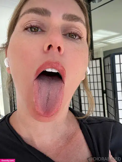 Diora Baird photo 27
