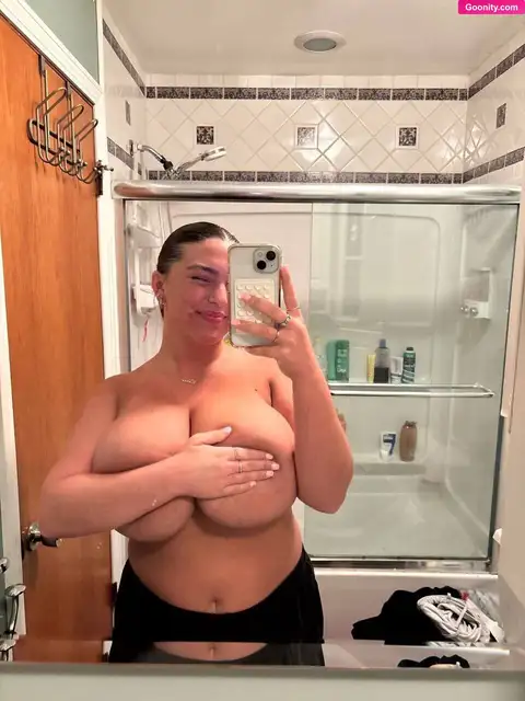 Sierra Bellingar - Nackt Geleaktes Foto 4