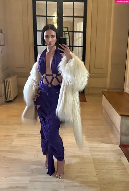 Yesjulz photo 182