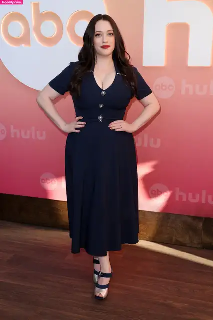 Kat Dennings photo 44