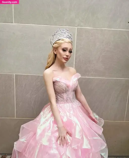 Paige Niemann photo 43