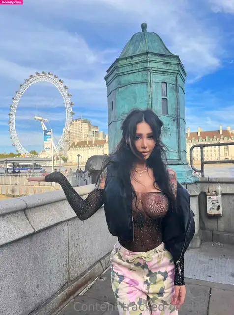 Alexis photo 95