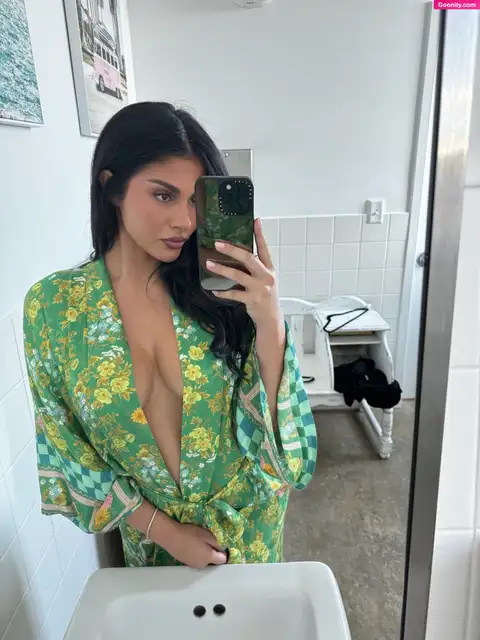Amanda Trivizas photo 196