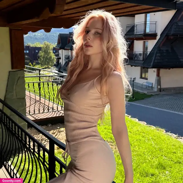 Nika Beiar - Photo Nue Fuitée 12