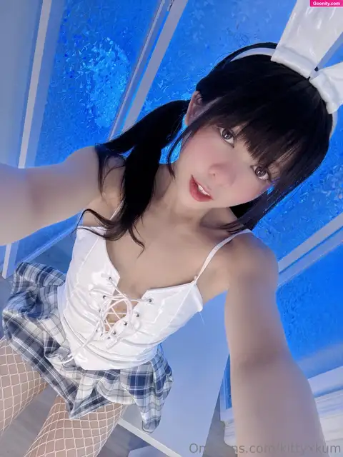 Kitty Kum photo 24