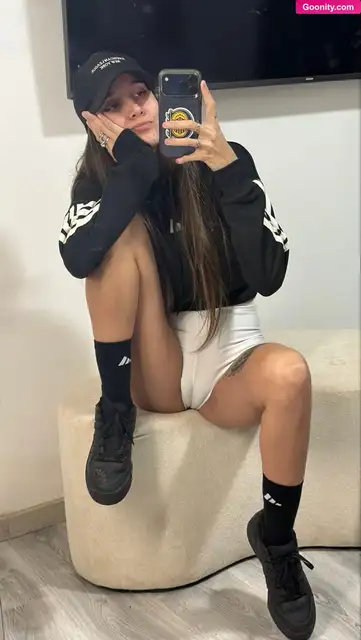 Iara B photo 37