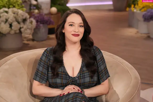 Kat Dennings photo 18