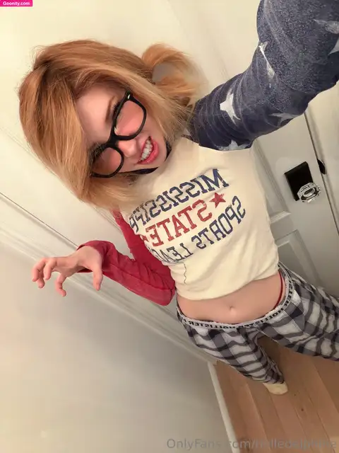 Belle Delphine photo 123