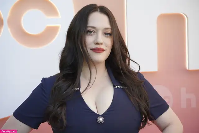 Kat Dennings photo 33
