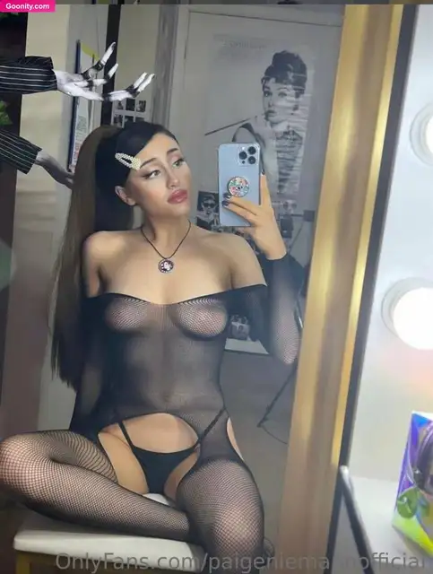 Paige Niemann photo 103
