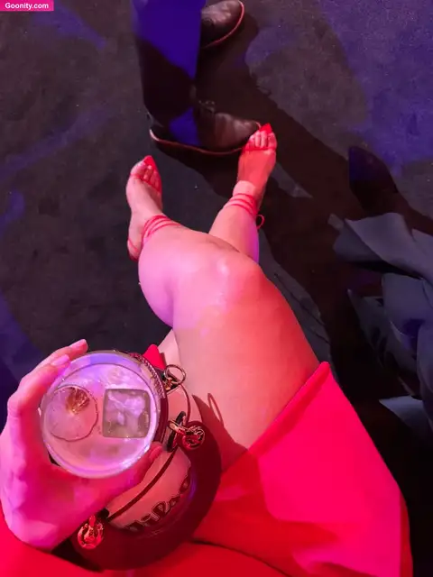 Yesjulz photo 31