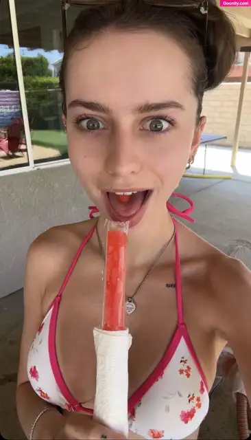 Katelyn Elizabeth - Nackt Geleaktes Foto 24