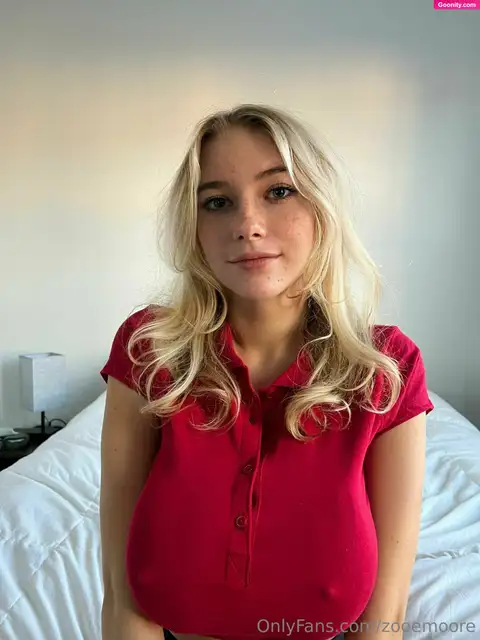 Zoe photo 61