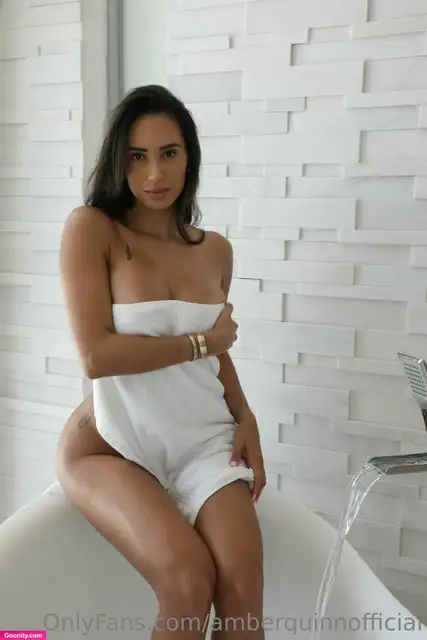 Amber Quinn photo 193