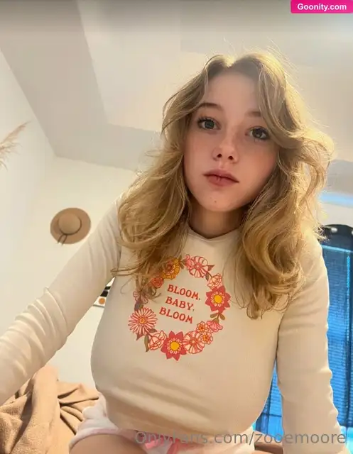 Zoe photo 53