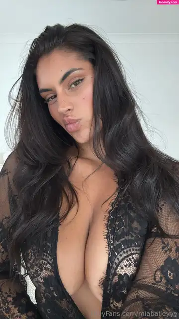 Mia Bailey photo 45