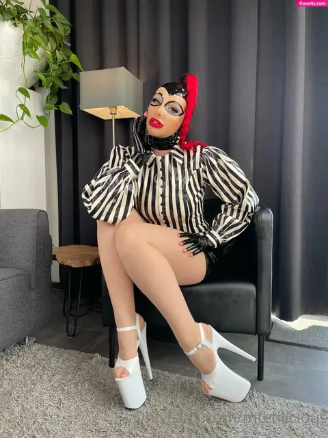 Miss Fetilicious photo 28