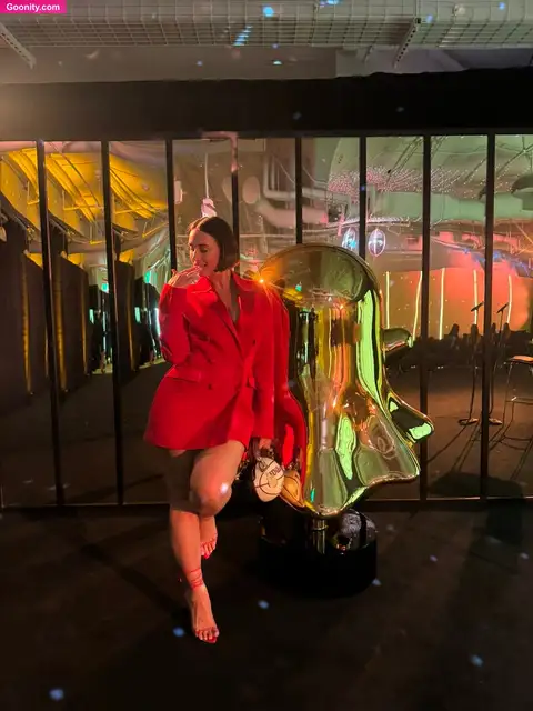 Yesjulz photo 32