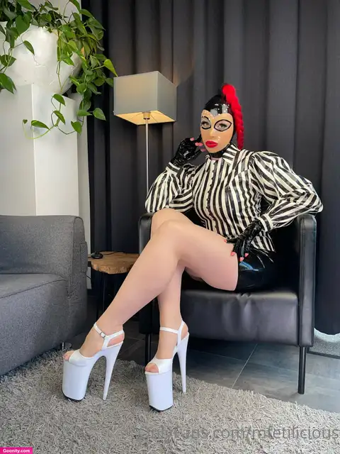 Miss Fetilicious photo 41
