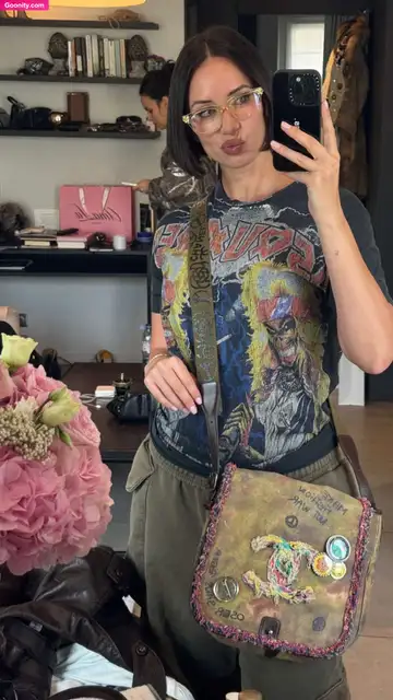 Yesjulz photo 85