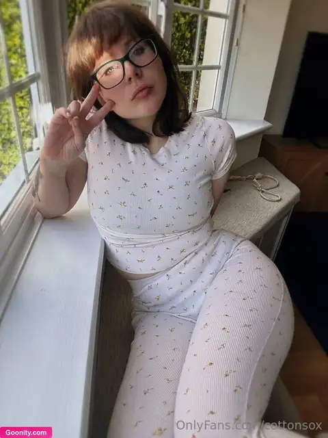 Alice CottonSox photo 434