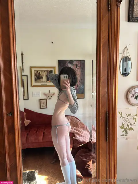 Nora Fawn photo 30