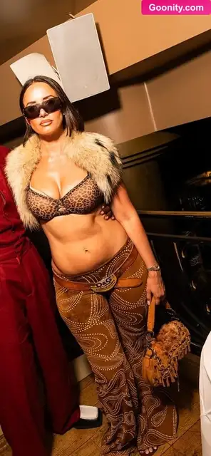 Yesjulz photo 376